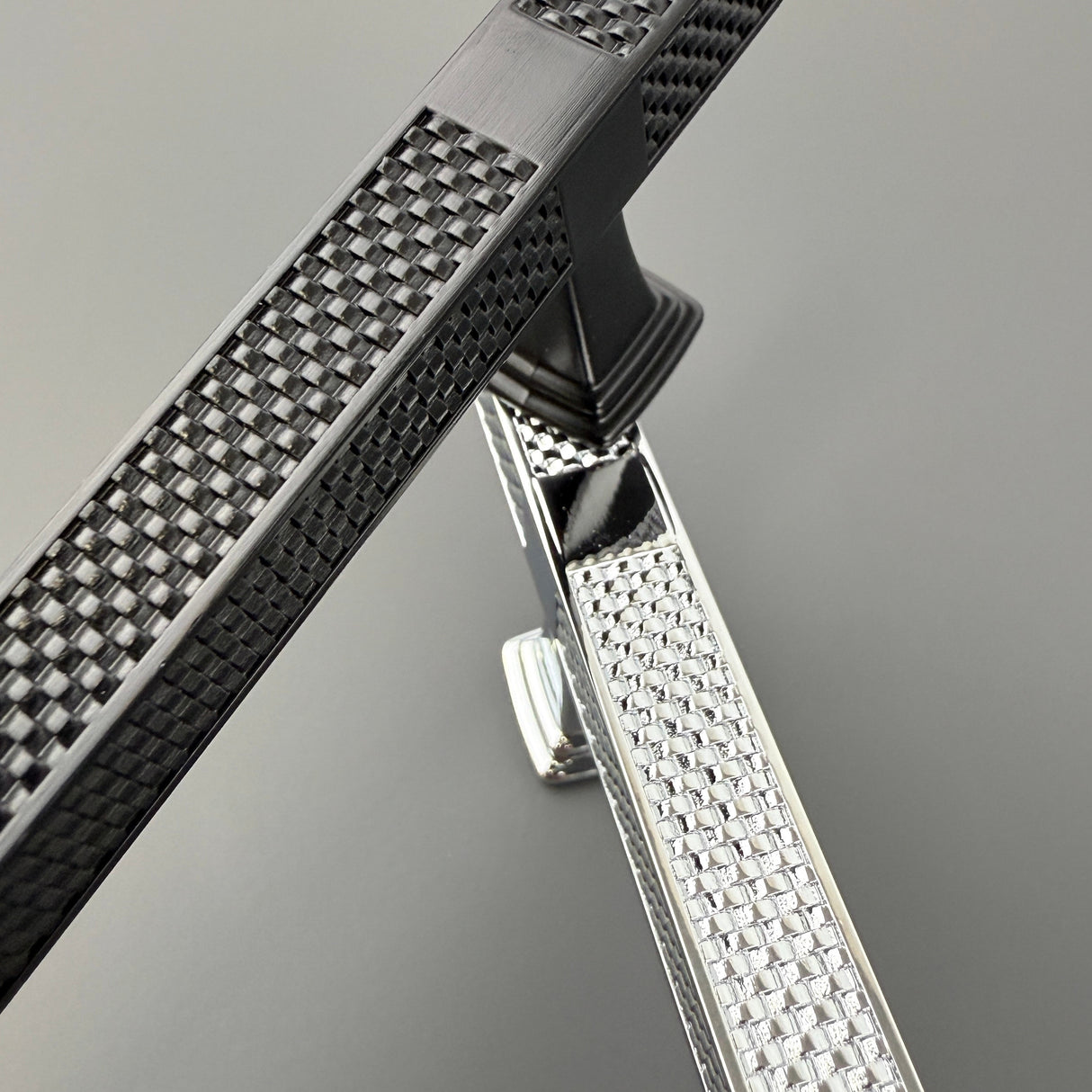 HARLEY & WAGER, Ludlow Patterned Bar Handle, 128mm Centres