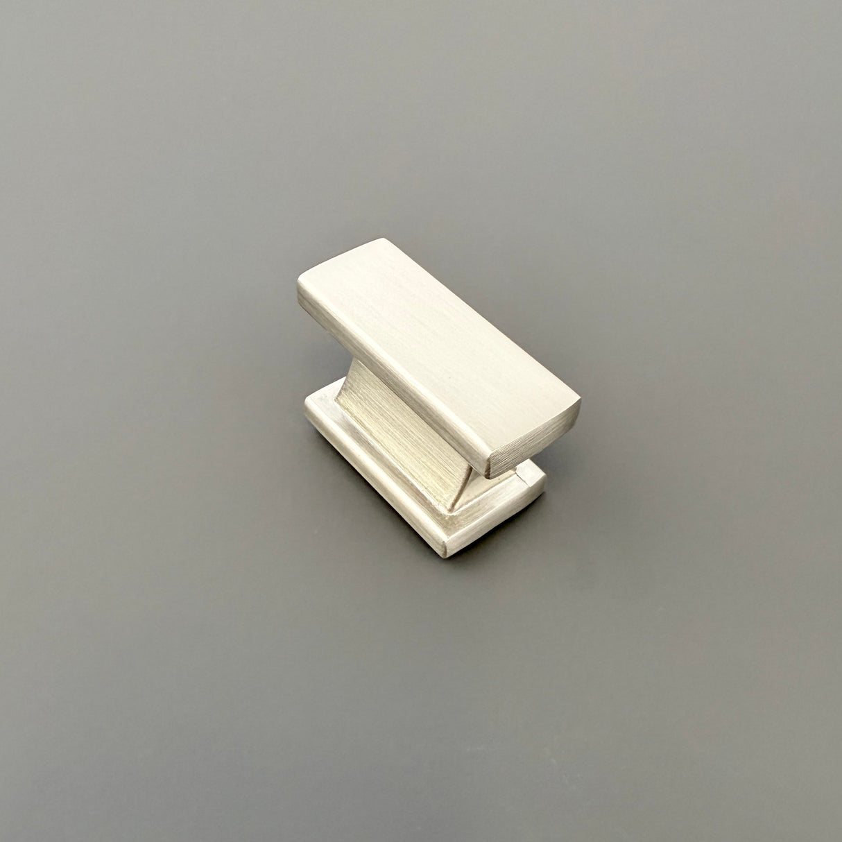 HARLEY & WAGER, Windsor Bar Handle, Knob Handle